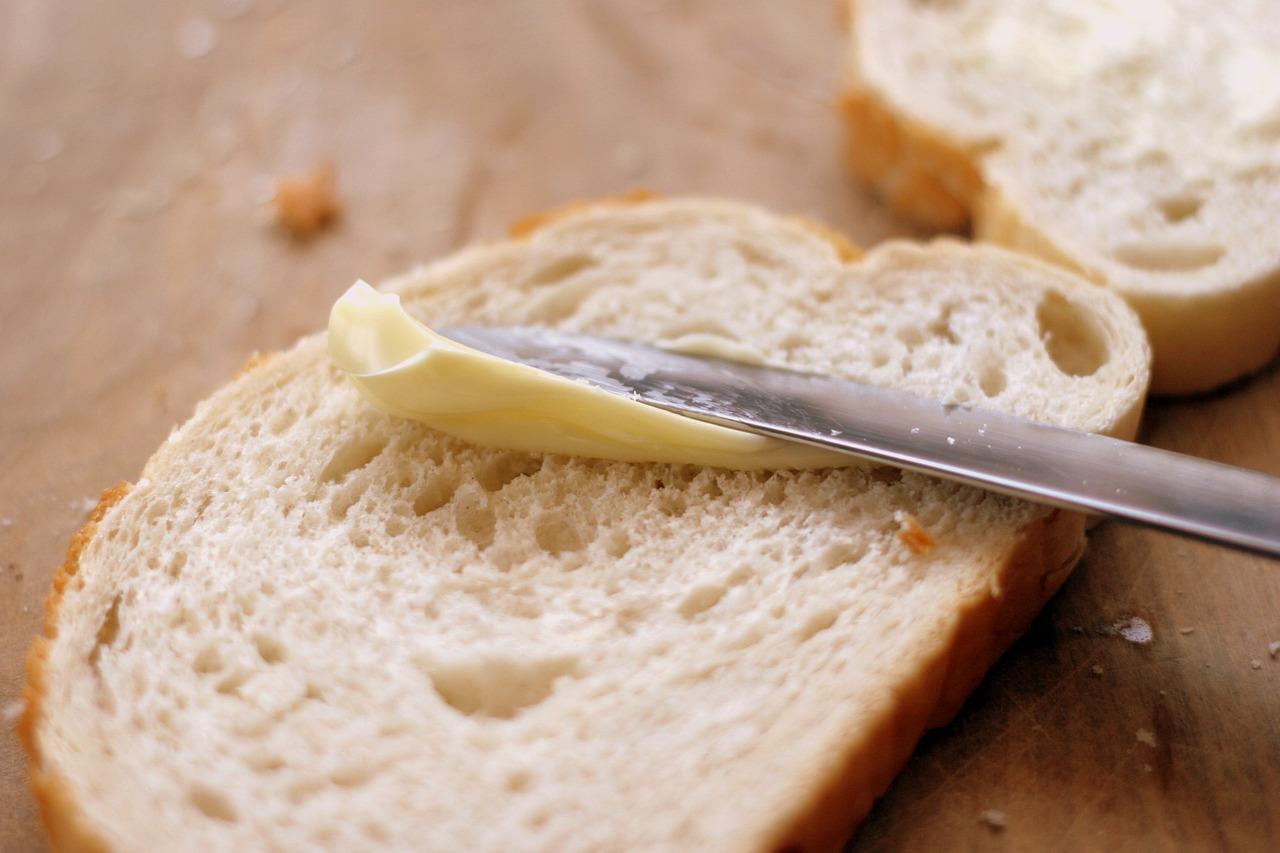 Czym różni się masło od margaryny?